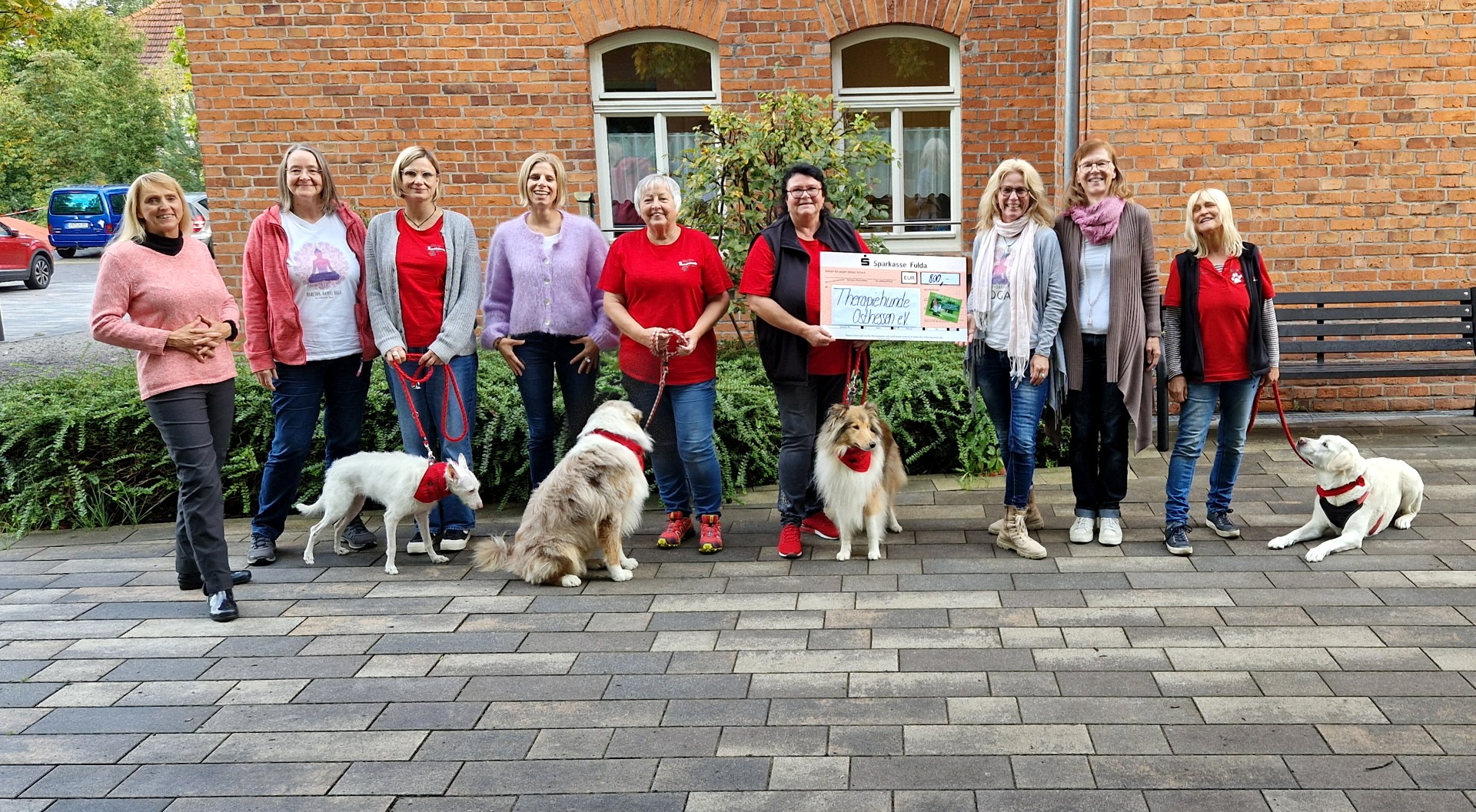 Spendenübergabe Yoga im Park